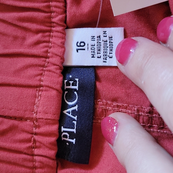 Children's Place Shorts - Picture 3 of 3